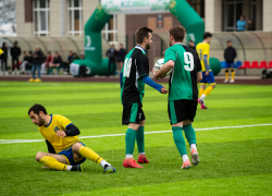 Раз пенальти, два пенальти: футбольный матч в Георгиевске был отмечен промахами голеадоров с «точки»