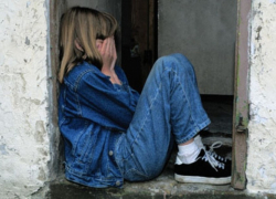 В Предгорном районе мужчина изнасиловал 5-летнюю дочку своей знакомой