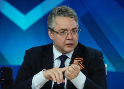 Вечный огонь как церковь: ставропольский губернатор не может запретить возложение цветов 9 мая