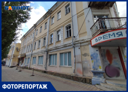 Глубокие трещины и кусты на балконах: как разрушается история на главном проспекте Ставрополя
