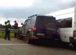 Результат столкновения маршрутки и УАЗ-"Патриота" на выезде из Михайловска попал на видео