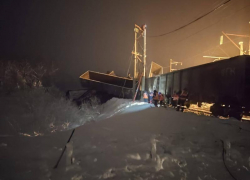 Следовавший из Кисловодска в Тынду пассажирский поезд задержался на путях из-за схода 22 вагонов с рельс