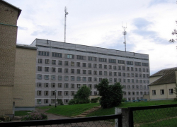 Мужчина воровал у женщин кошельки в железноводской больнице