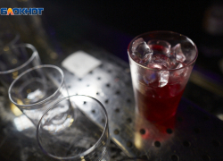 Два 10-литровых баллона с домашним алкоголем украл любитель вина на Ставрополье