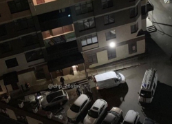 Мужчина выпал с 21 этажа и разбился насмерть в Ставрополе
