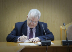 Депутаты Кировского городского округа встали на тропу войны с главой