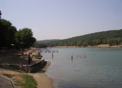 СК возбудил дело по факту ножевого ранения подростка на Комсомольском озере