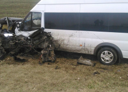 Два автобуса и легковушка столкнулись на Ставрополье