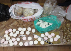 Сладости с «лирикой» пытались передать в колонию в  Кочубеевском районе 