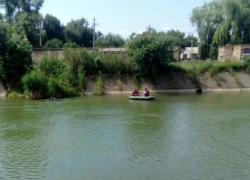 Тело утонувшего ребенка нашли на дне канала на Ставрополье