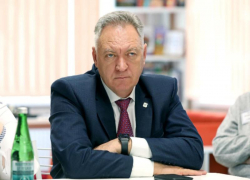 Владимир Козлов уходит с должности главы Изобильненского округа
