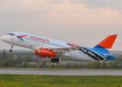 Очередной самолет авиакомпании «Азимут» вернулся на стоянку в Минеральных Водах