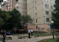 Тело школьника нашли на 50 лет ВЛКСМ в Ставрополе после падения из окна