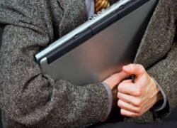 Злоумышленник похитил компьютер и женское платье из ветеринарного кабинета на Ставрополье