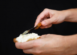 Тонны масла с фантомных заводов отправились на Ставрополье из КБР