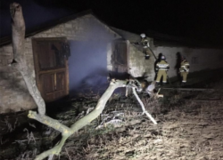 В Ставропольском селе потушили крупный пожар