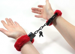 Любитель острых ощущений из Ставрополя заковал себя в наручники и не сумел освободиться