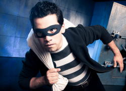 Двоих парней и девушку задержали в Пятигорске за ограбление магазина 