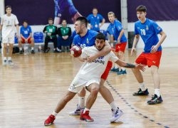 Из «берлоги» — без очков: гандболисты ставропольского «Виктор-СУОР» дважды уступили в Перми