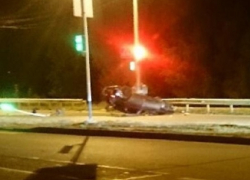 Водитель из КЧР на ВАЗе сбил два светофора и перевернулся в Ставрополе