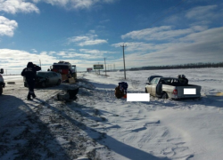 Один человек погиб и трое госпитализированы из-за лобового столкновения иномарок на трассе Ростов-на-Дону-Ставрополь