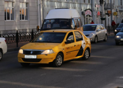 Таксистов Ставрополья обязали показывать тарифы на проезд всем пассажирам 