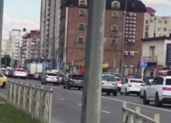 Горожане пожаловались на работу «полоумного» светофора на юге Ставрополя