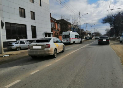 В Ставрополе водитель такси въехал в машину скорой помощи