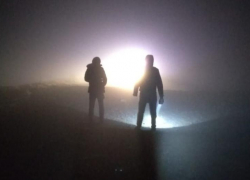 Заблудившимся в темноте туристам помогли спуститься со Змейки минераловодские спасатели