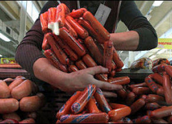 Продавец супермаркета Ставрополя попался на краже колбасных изделий