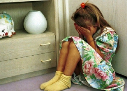 39-летний мужчина развращал маленькую дочку своих знакомых на Ставрополье