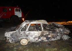 Водитель легкового автомобиля сгорел, врезавшись в трактор