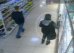 Любительница бесплатного парфюма совершила кражу духов прямо под камерой видеонаблюдения на Ставрополье