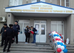 Выборы в КЧР начались со скандала: наблюдателей не пустили на участки