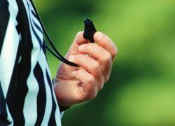 На Ставрополье судья ударил футболиста по лицу