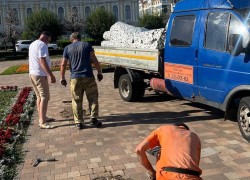 Неизвестные повредили арт-объект на площади Ленина в Ставрополе 