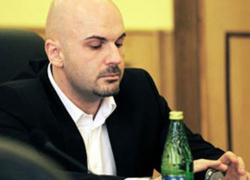 Депутата Антона Дубровского, изнасиловавшего несовершеннолетнюю, лишили полномочий