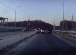 Столкновение "Mercedes" и "Opel" в Ставрополе попало на видео