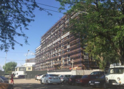 С девятого этажа упала люлька с рабочими в Ставрополе