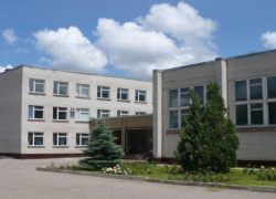 В Георгиевске ребенок упал с крыши школы