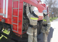 Пожарные Ставрополья потушили возгорание площадью 2500 квадратных метров