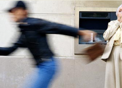 Возле гипермаркета «О`Кей» орудует банда подростков-грабителей