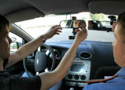 Два инспектора ГИБДД на Ставрополье подозреваются во взятке на экзамене по вождению