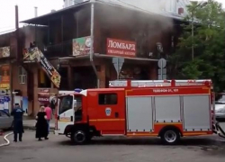 Сильный пожар полностью уничтожил кафе на втором этаже в Кисловодске
