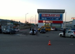 В Пятигорске мужчина на внедорожнике переехал двух девушек
