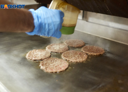 Поставщик оставил без обедов 15 ставропольских школ 