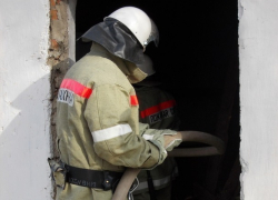 Таинственно вспыхнувший матрац в заброшенном доме привел к пожару на Ставрополье