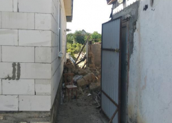 В Буденновске рухнувшая стена убила мужчину