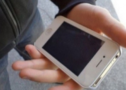 Двое "гопников" "отжали" смартфон у 17-летнего паренька возле колледжа в Ставрополе 