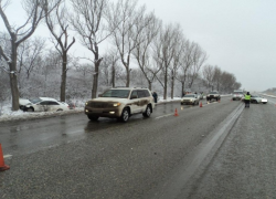 Водитель "Приоры" спровоцировал тройное ДТП с участием иномарок на Ставрополье